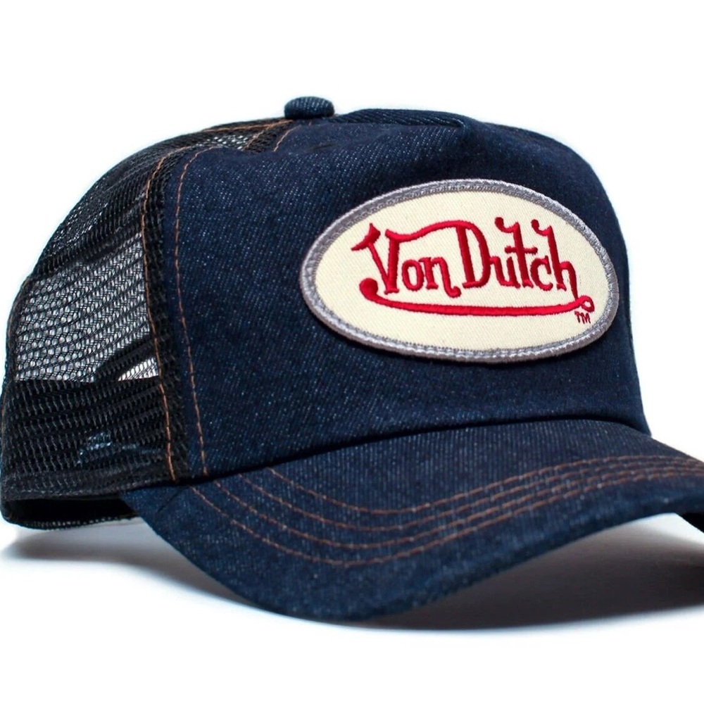 Von Dutch trucker hat, never worn! Great condition!